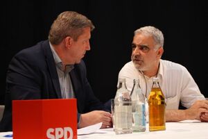 MdB Andreas Schwarz im Austausch mit dem Schriftsteller und Islamexperten Nevfel Cumart