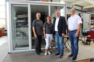 momo mobilmodul mit v.l.: Florian Stolzenberger, Anja Stolzenberger, Andreas Schwarz und Michael Zentgraf